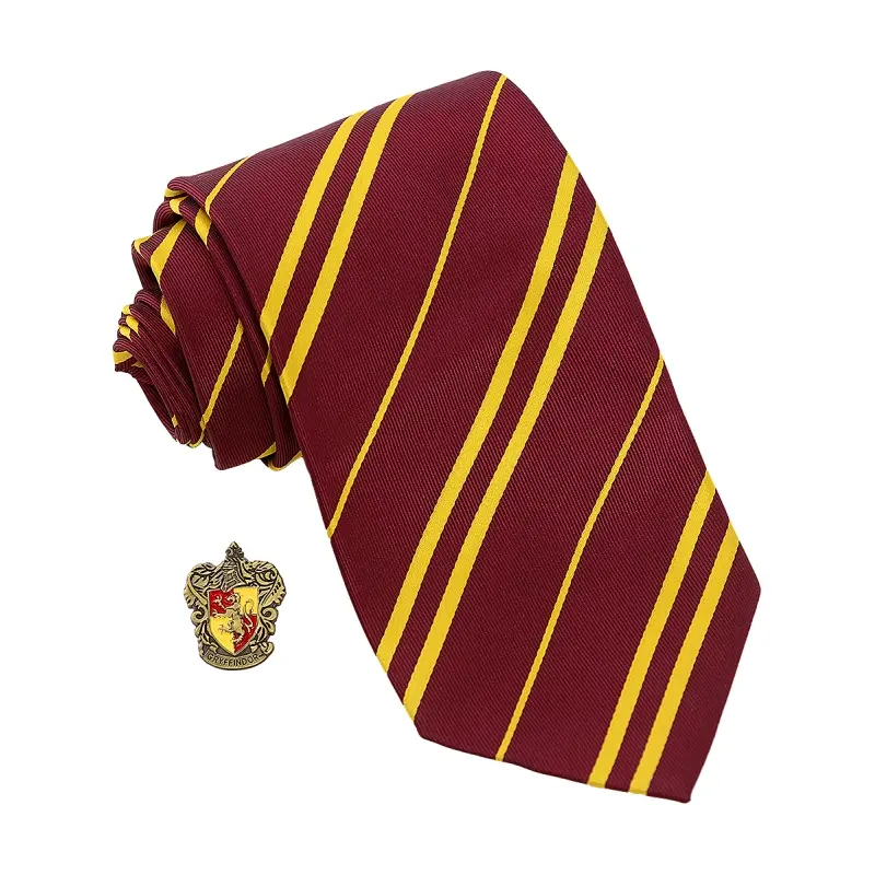 Cravatta Grifondoro con pin Harry Potter